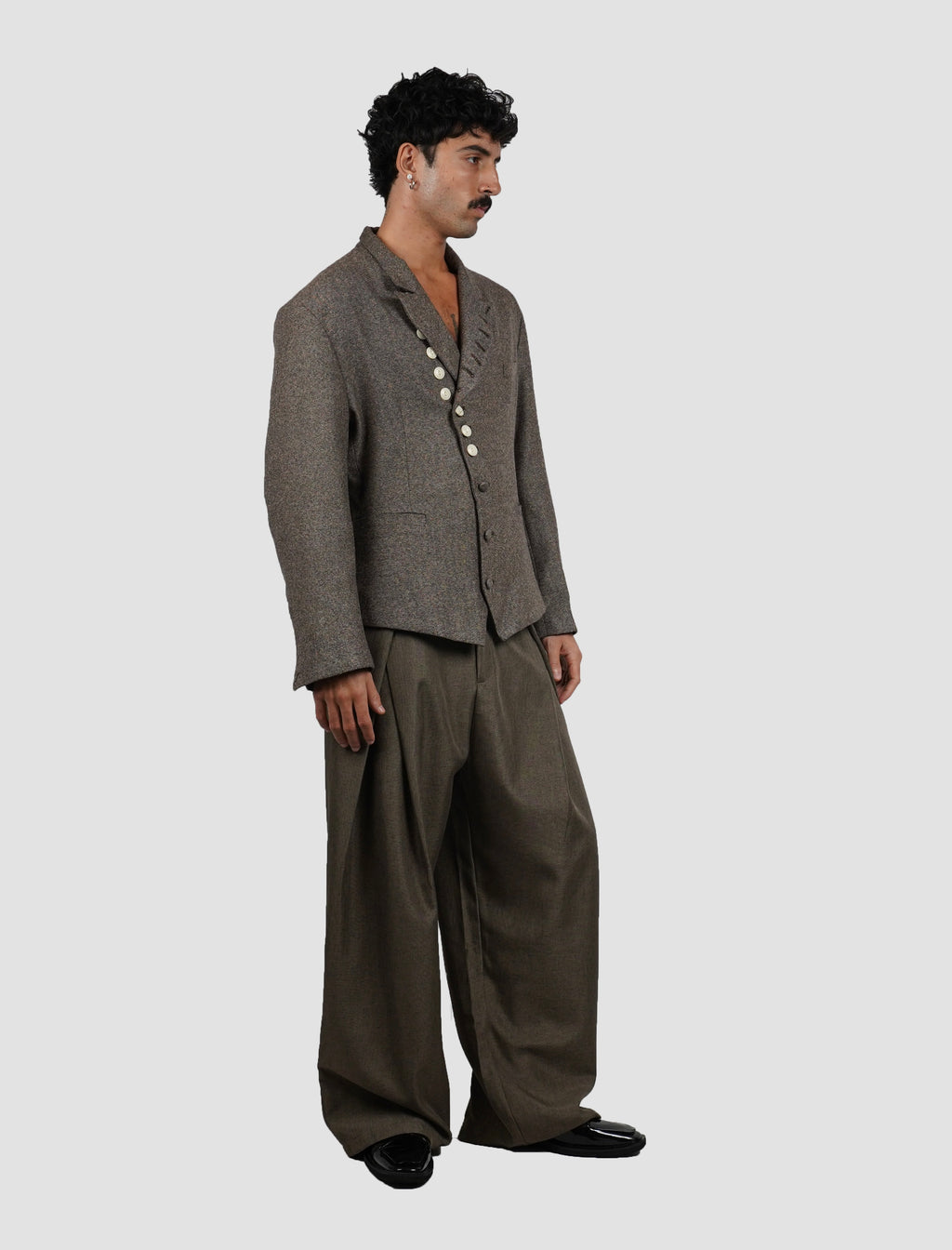 Taupe button wool blazer & pleated pants set