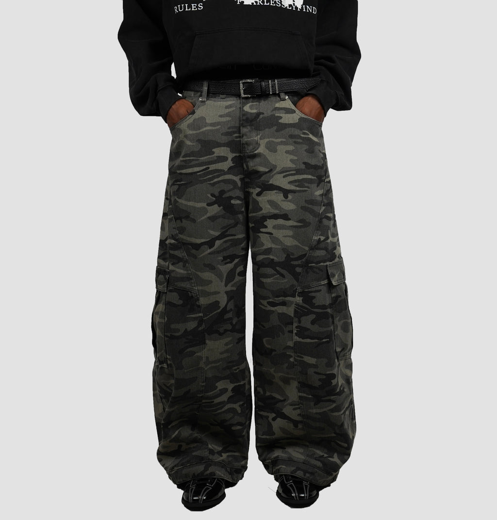 Baggy Camo pants