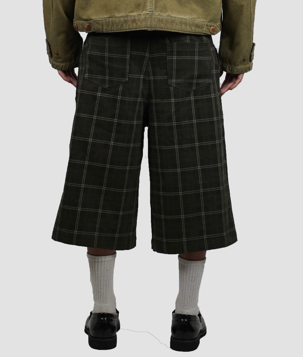 Green wide-leg shorts