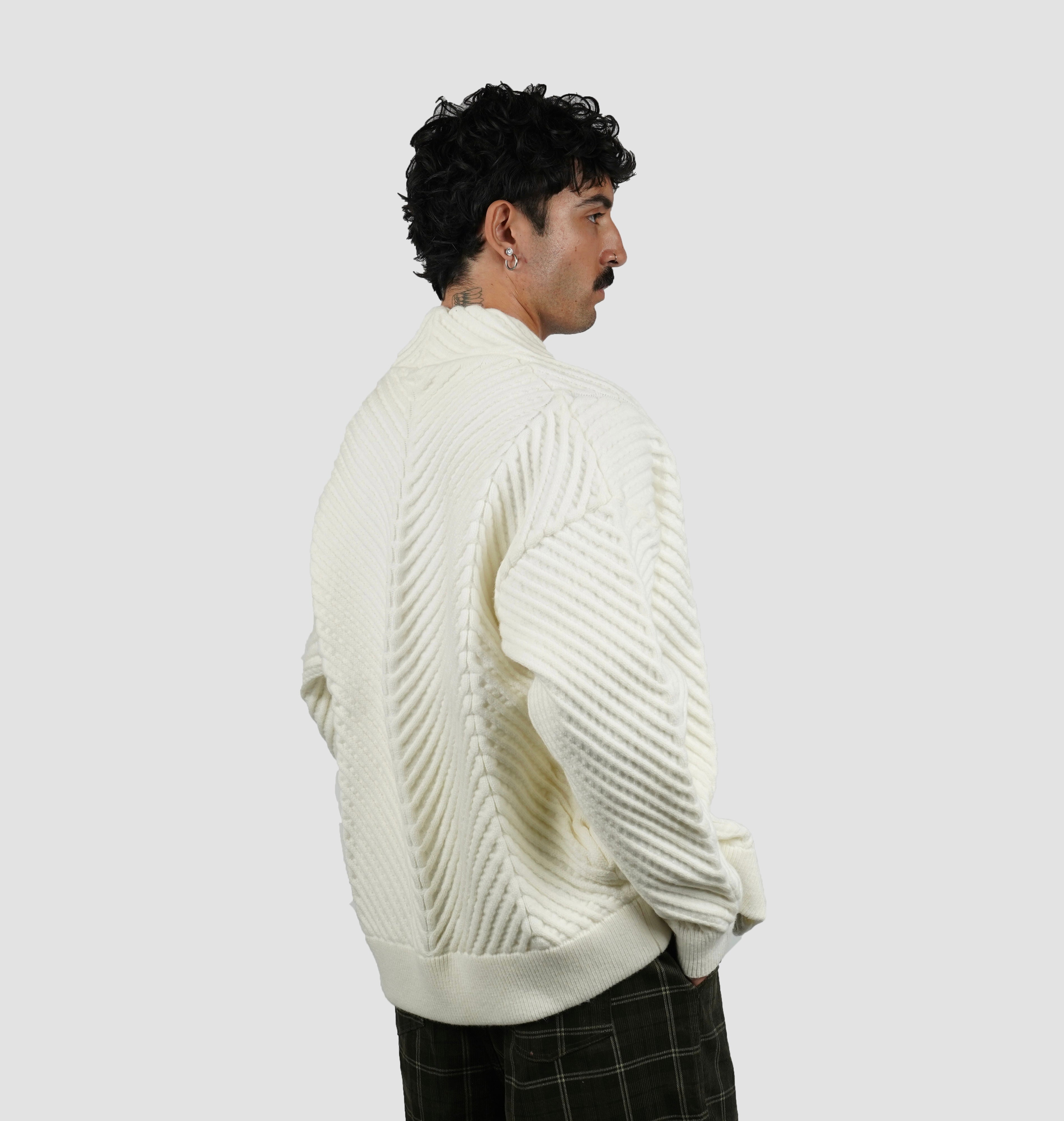Wavy off-white cardigan